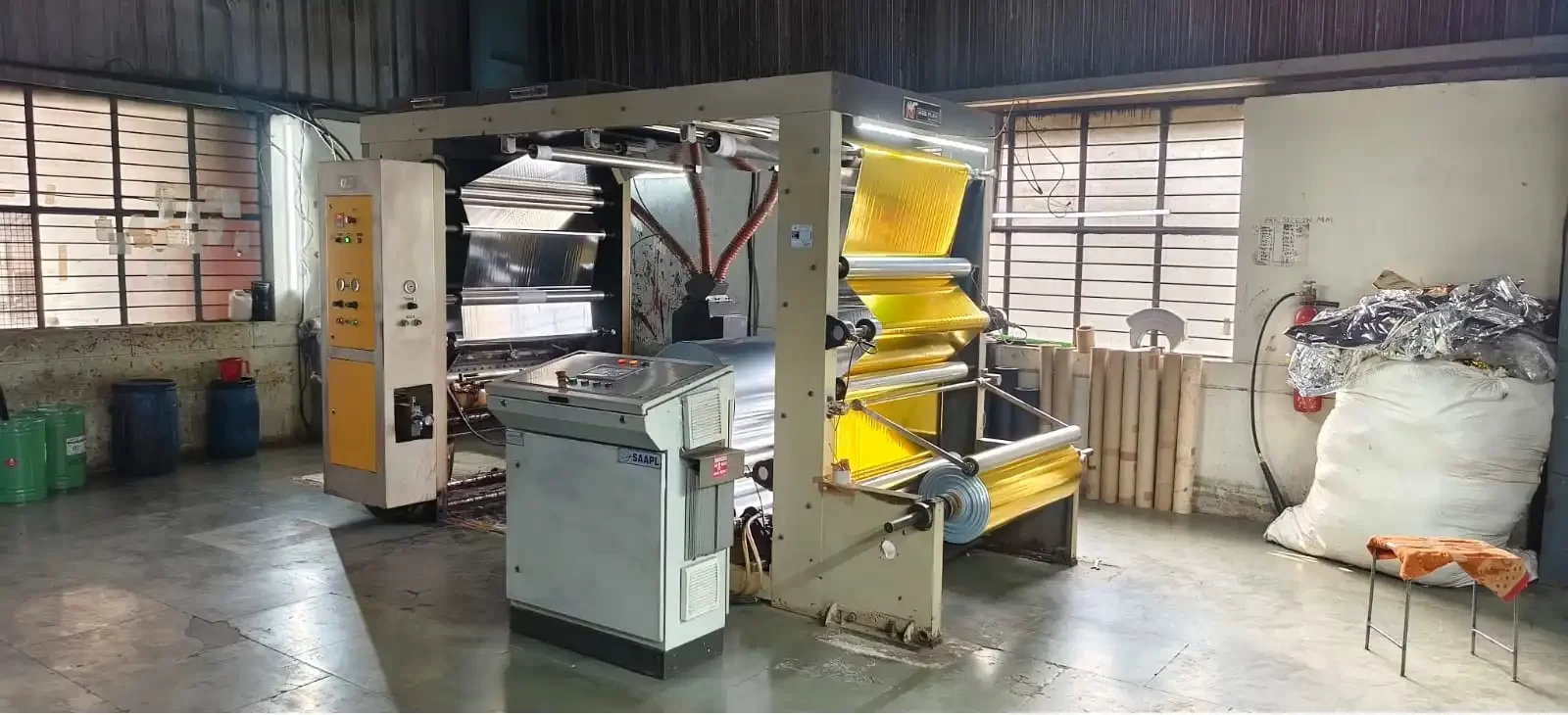 Roll to roll printing machine